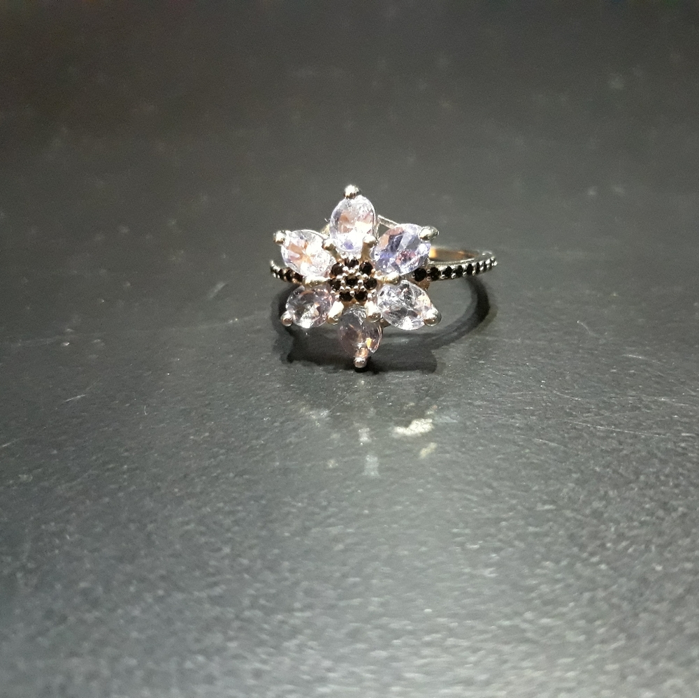 Tanzanite With Black Spinel Ring A5